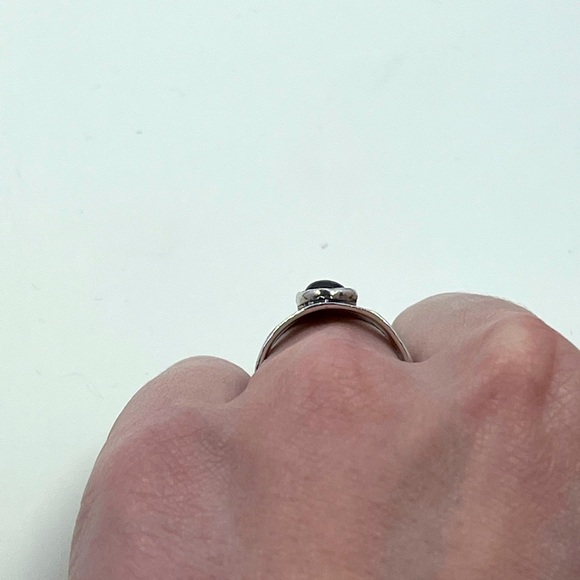 Vintage 925 Sterling Silver Stamped Large Ring With Red Stone - Picture 3 of 9